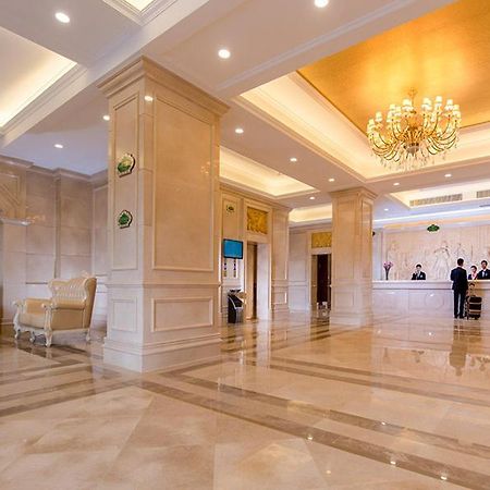 Vienna Hotel Shenzhen Shuiku New Village Exteriör bild